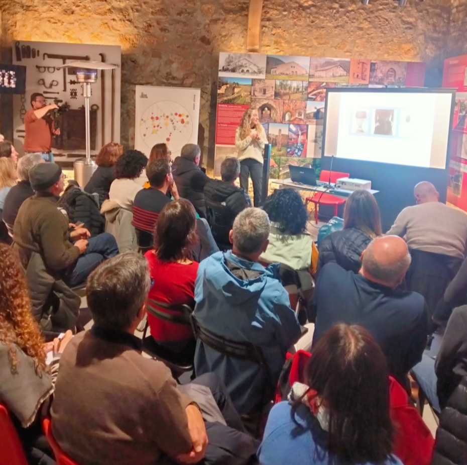 Te recordamos que esta tarde 25 de abril a las 19:00h tendrá lugar la sesión online sobre financiación para proyectos culturales.